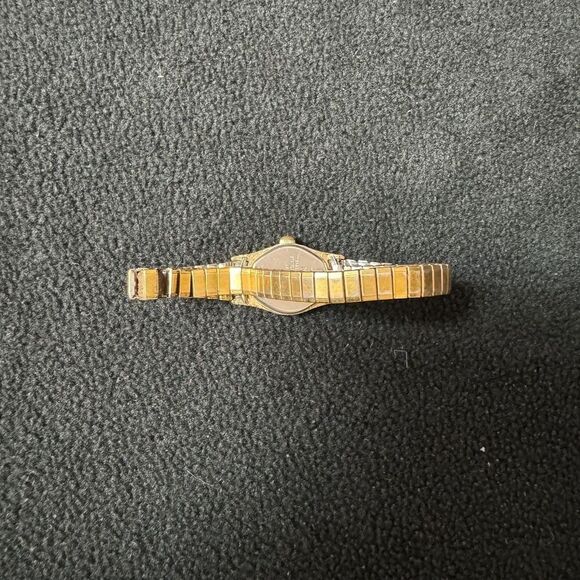 Vintage Timex N Cell Oval Watch Gold Womens Minimalist Classic Analog Timepiece main image 2